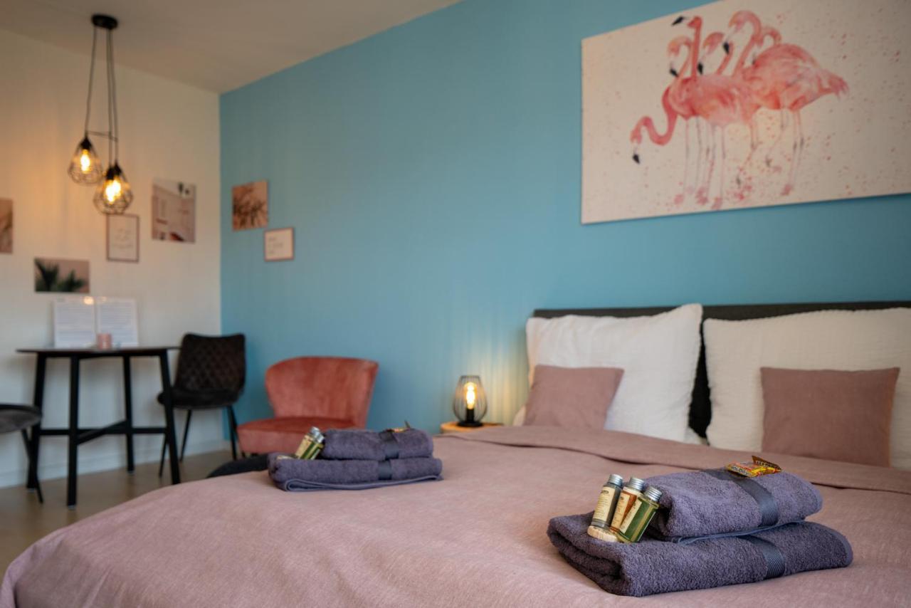 Free Living - Tropical Studios, Zentral, Parking, Küche, Wlan Wolfsburg